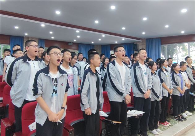 深度诠释数学之美——电子科技大学赵武博士来校开展讲座 