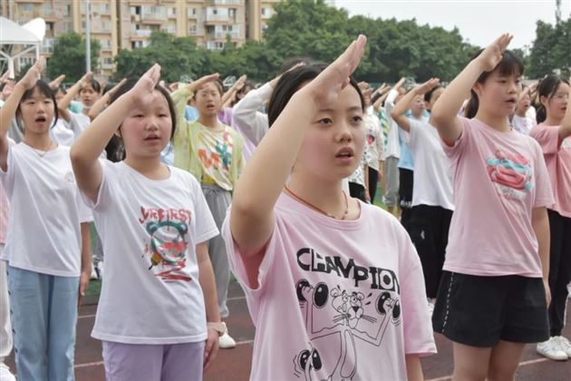 强素质·磨意志·开好局——棠外开展初2022级新生入学前教育活动 