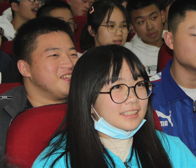 “校友分享会”之“文理商融合之路，从信管到咨询”——棠外开展学科渗透生涯规划系列活动
