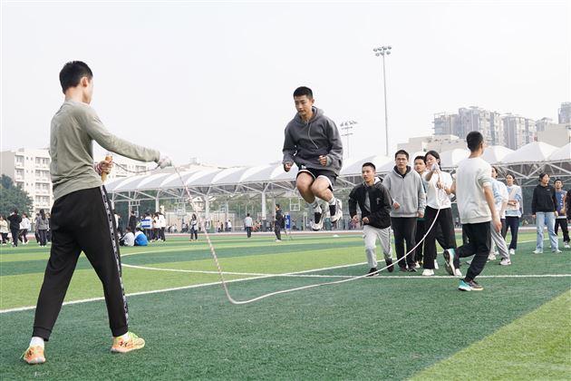 团结才能胜利 奋斗才会成功 ——棠外高中第九届集体项目运动会圆满举行