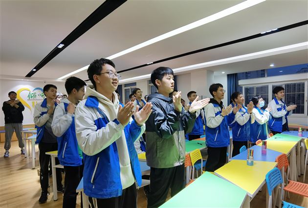 认识压力“AB”面——棠外初三开展团体心理辅导