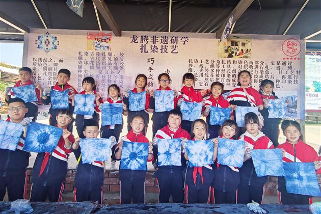 行走的课堂 丰富的体验——记棠外附小三年级综合实践课程 