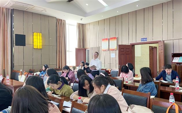 重庆市初中英语骨干教师团到棠外参观交流 