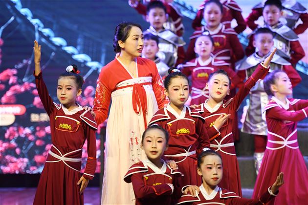 和诗以歌唱响经典 重燃廿载棠外记忆