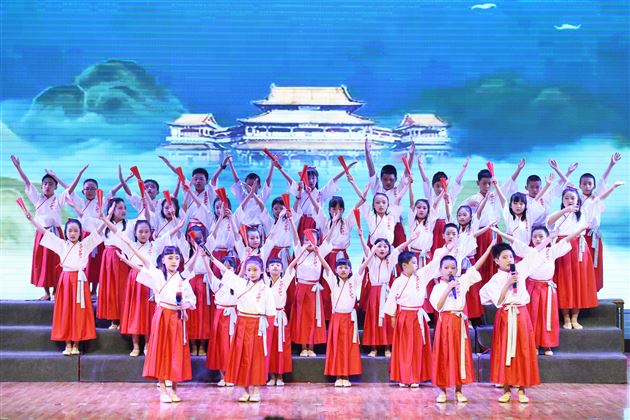 和诗以歌唱响经典 重燃廿载棠外记忆