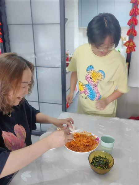 爱，自有力量——棠外高中开展母亲节感恩教育主题活动 