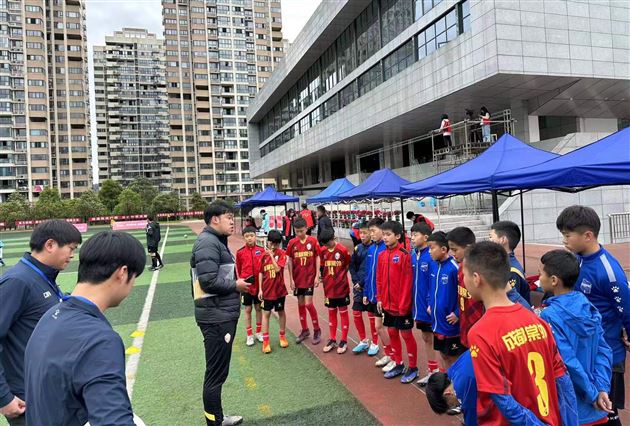 棠外附小勇夺四川省第三届“贡嘎杯”青少年校园足球联赛冠军！