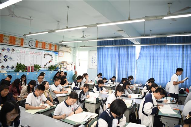 相聚棠外,共研新“语”——棠外携手德阳五中开展高中语文教研活动