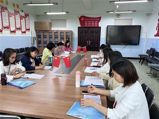 乐山市初中英语骨干教师团来棠外观摩交流