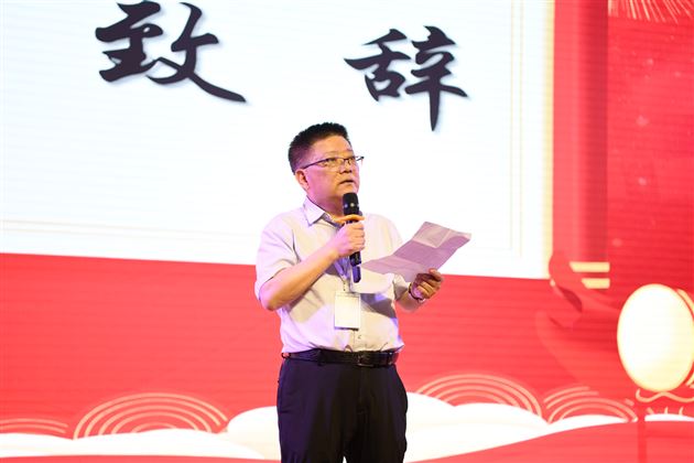 榜样为灯 学法为舟——棠外初中开展初2022级学法指导暨学生表彰大会