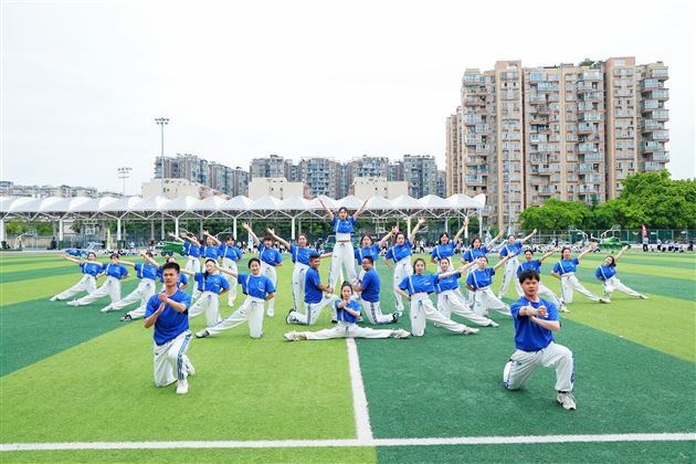 小小海陆空 勇敢向前冲——棠湖仁智幼儿园2025年春季亲子运动会