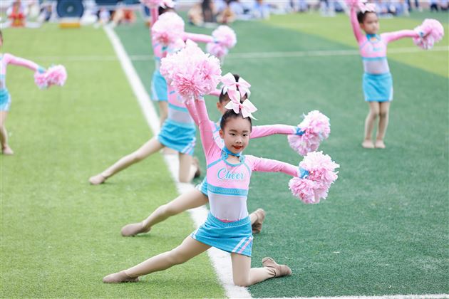 小小海陆空 勇敢向前冲——棠湖仁智幼儿园2025年春季亲子运动会