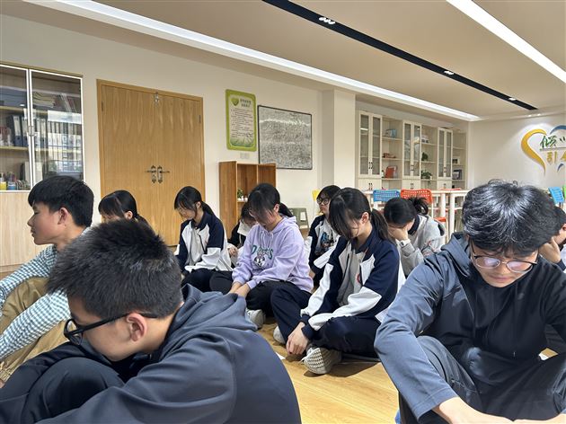 正念赋能 减压前行——棠外初中2025年“5·25我爱我”心理健康节系列活动(一)