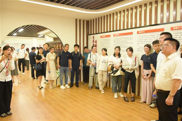 廉洁从教守初心　立德树人担使命——棠外初中党总支开展“庆七一、强党性、建新功”主题党日活动 