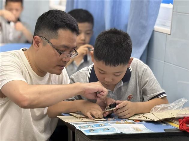 缤纷课程点亮校园　多元展示见证成长——棠外附小举行非舞台兴趣班展示活动