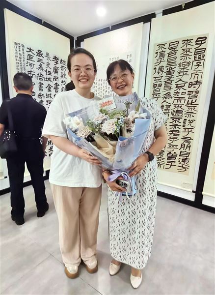 三尺讲台育桃李 一纸墨韵贺华章——棠外初中书法教师郭彦参展双流区政协成立60周年书法联展