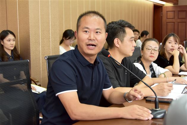 青蓝相承育桃李　薪火共进谱新篇——棠外初中隆重举行2025年师徒结对仪式