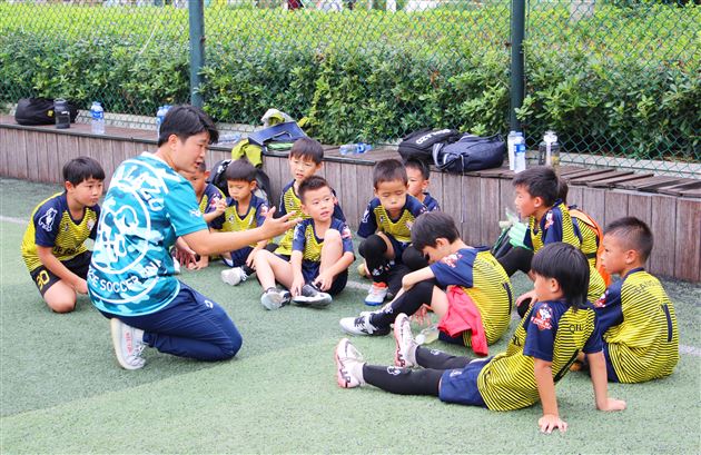 棠外附小U7登顶成都,川超精神薪火相传