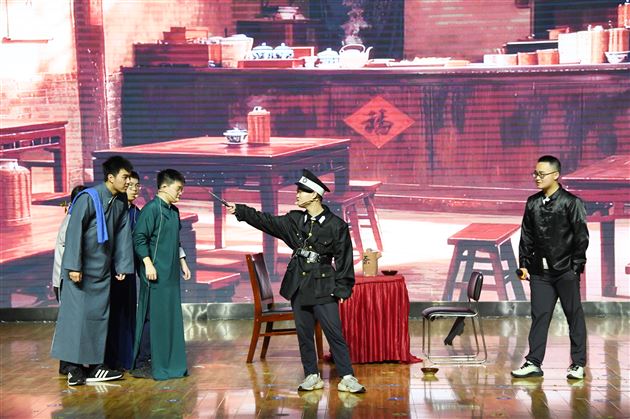 10班《茶馆》