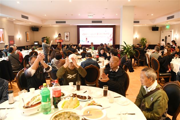 培根铸魂育栋梁 重阳佳节敬师贤——成都棠湖外国语学校2025年重阳敬老活动