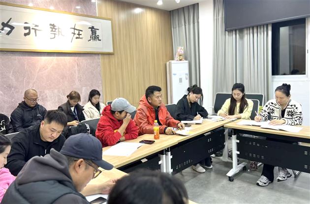 教育科研新路径，小课题撬动大成长