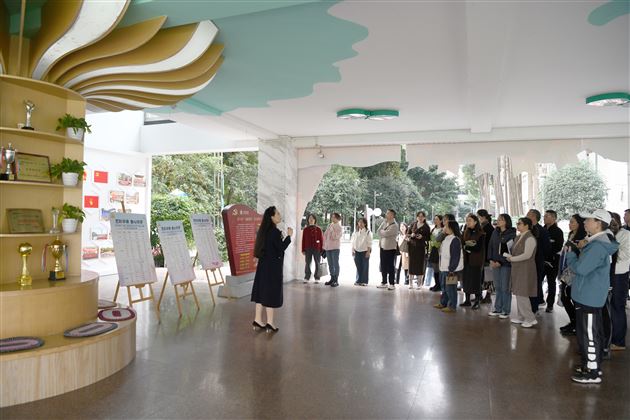 党建铸魂育桃李 棠外芳华映初心——双流区教育系统观摩团走进棠外共探党建育人新路径