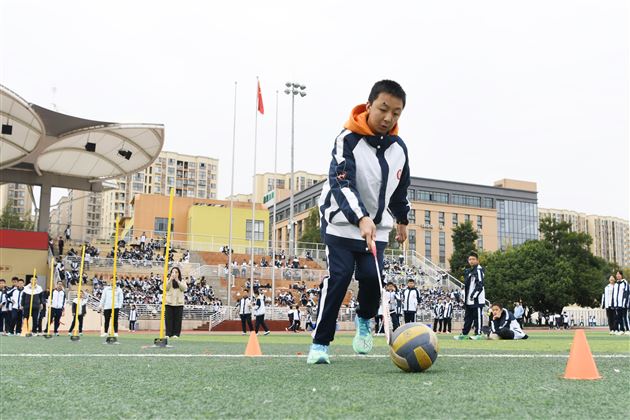 欢乐共绽放 活力满校园——棠外初中第十二届师生集体趣味运动会顺利举行