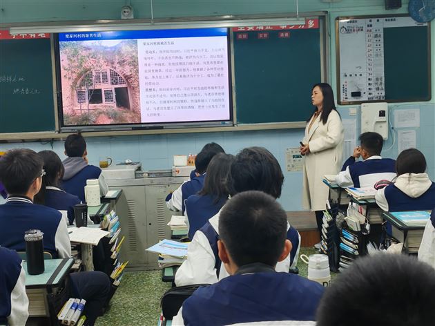 “以榜样为炬,燃青春之光”主题班会课