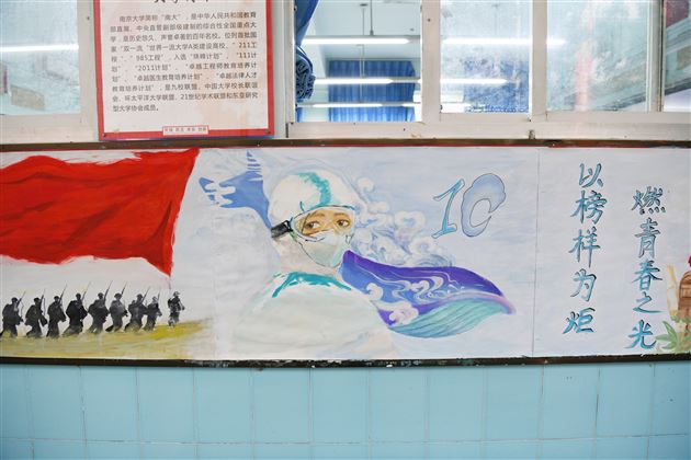 厚植榜样力量 砥砺青春前行——棠外高中开展“以榜样为炬,燃青春之光”系列育人活动