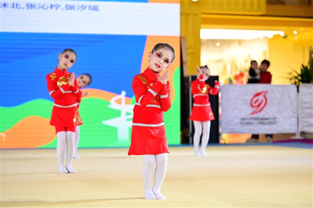 体操小将闪耀蓉城！市级比赛斩获三个特等奖