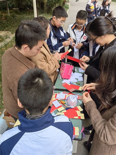 法治之光浸润校园　灯谜巧解宪法密码——棠外初中2025年宪法宣传周系列活动之法治游园会(一) 