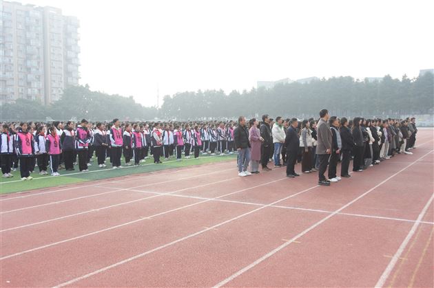 法治同行护成长　宪法精神润心田——棠外初中2025年宪法宣传周系列活动之主题升旗仪式（二）