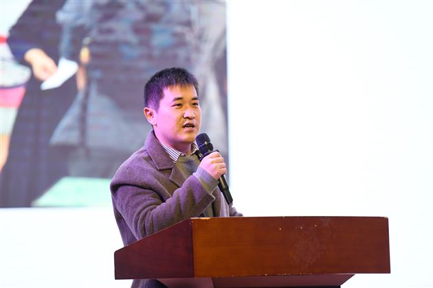 棠外高2025级期中表彰大会圆满举行