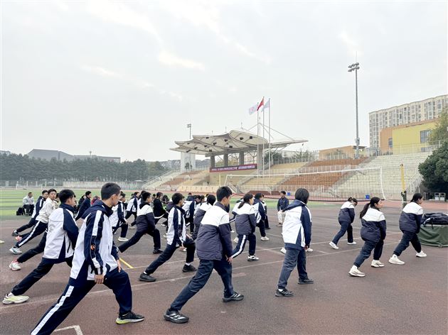 沐川县中小学体育甘东彬工作室赴棠外观摩学习 