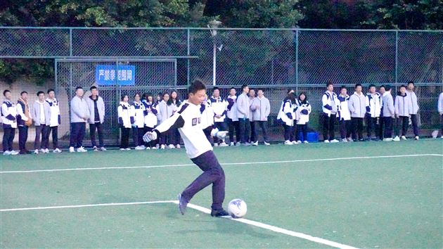 2025-2026学年棠外校园足球嘉年华初一、高一班级联赛圆满落幕