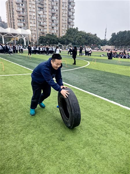 棠外初2023级召开冬季趣味运动会