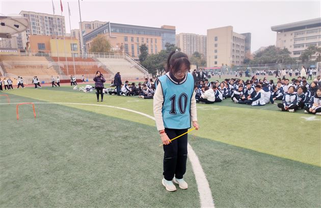 棠外初2023级召开冬季趣味运动会