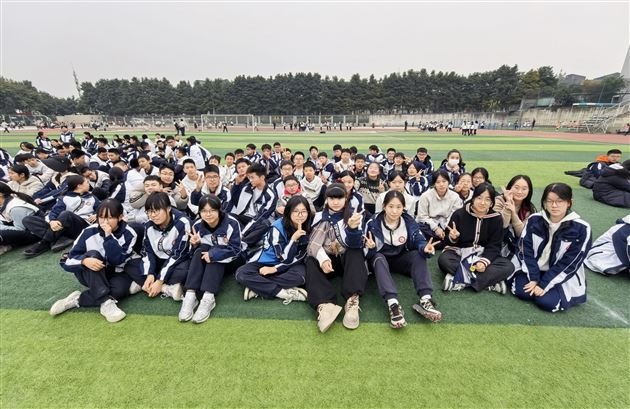 棠外初2023级召开冬季趣味运动会