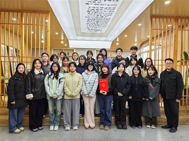 棠外附小美术组开展研讨课 