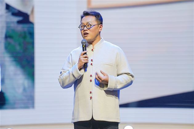 棠外教师受邀参加成都银杏艺术团30周年活动访谈