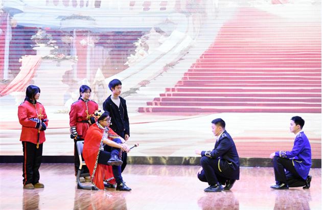 11班 The Emperor’s New Clothes