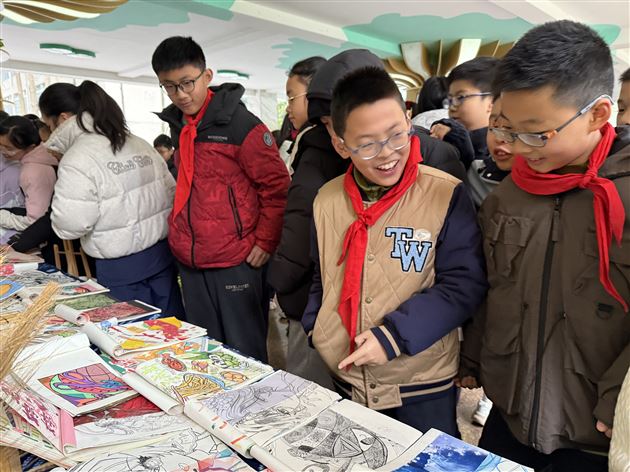 棠外附小举办优秀美术作业展
