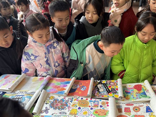 棠外附小举办优秀美术作业展