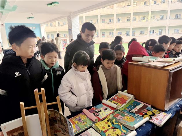 棠外附小举办优秀美术作业展
