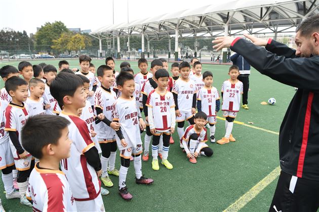 圣约翰公学阿森纳青训访棠外 中英少年绿茵场上竞技绘蓝图