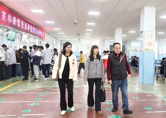 四川省营养师协会胡雯会长一行莅临棠外调研指导