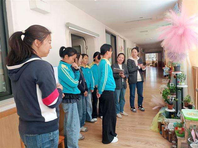 棠湖仁智幼儿园开展“绿色小世界”植物角成果观摩活动