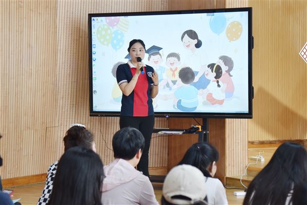 棠湖仁智幼儿园中班组主题探究课程活动开放日 (3).JPG