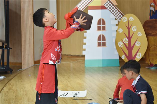 棠湖仁智幼儿园中班组主题探究课程活动开放日 (8).JPG
