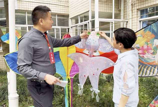 棠外初一年级举办“棠外少年 风华‘筝’茂”风筝节系列劳动实践活动